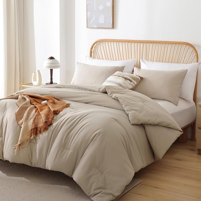 ROSGONIA Oversized King Comforter Light Khaki, 3pcs (1 Boho Comforter & 2 Pillowcases) Lightweight Oversized King Size Comforter Sets Bedding Blanket