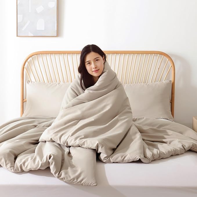 ROSGONIA Oversized Queen Comforter Light Khaki, 3pcs (1 Comforter & 2 Pillowcases) Lightweight Oversized Queen Comforter Sets Bedding Blanket Quilts