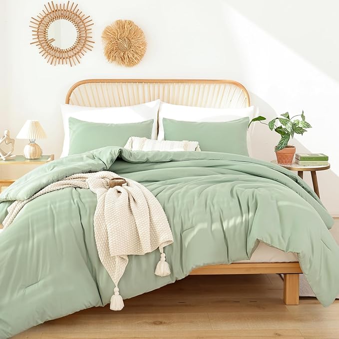 ROSGONIA Full Size Comforter Sets for Girls Boys Teens Sage Green, 3pcs(1 Comforter & 2 Pillowcases), Soft Kids Comforter Sets All Season Dorm Bedding