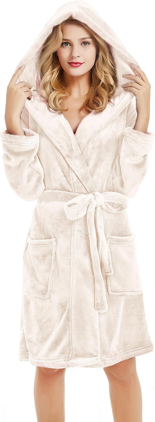 U2SKIIN Women Hooded Fleece Robe, Short Plush Robes for Womens With Hood Soft Warm Spa Bathrobe