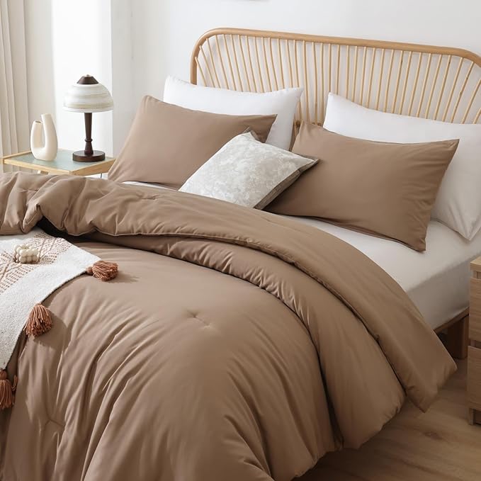 ROSGONIA Oversized King Comforter Dark Khaki, 3pcs (1 Boho Comforter & 2 Pillowcases) Lightweight Oversized King Size Comforter Sets Bedding Blanket