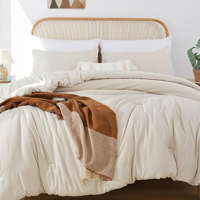 ROSGONIA Oversized King Comforter Beige, 3pcs(1 Boho Comforter & 2 Pillowcases) Soft Lightweight Oversized King Size Comforter Sets All Season Bedding
