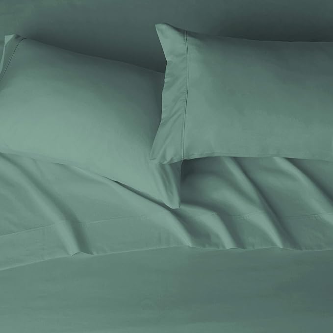 Amazon Basics Lightweight Super Soft, Breathable Easy Care Microfiber 4-Piece Bed Sheet Set with 14-Inch Deep Pockets, Queen, Emerald Green, Solid AmazonBasics