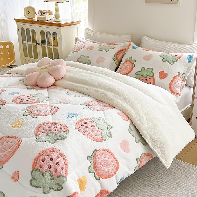 Strawberry Print Fleece Comforter Set - 3 Piece Queen Size Thick Fluffy Comforter for Her Girls Women, Plush, Cozy & Warm,Soft Bedding Bedroom Decor for Winter (1 Comforter + 2 Pillow Shams)