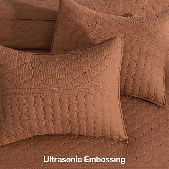 HORIMOTE HOME Burnt Orange Queen Size Quilt Set - Soft Microfiber Bedspread with 2 Shams, Lightweight & All-Season Geometric Coverlet for Cozy Bedding