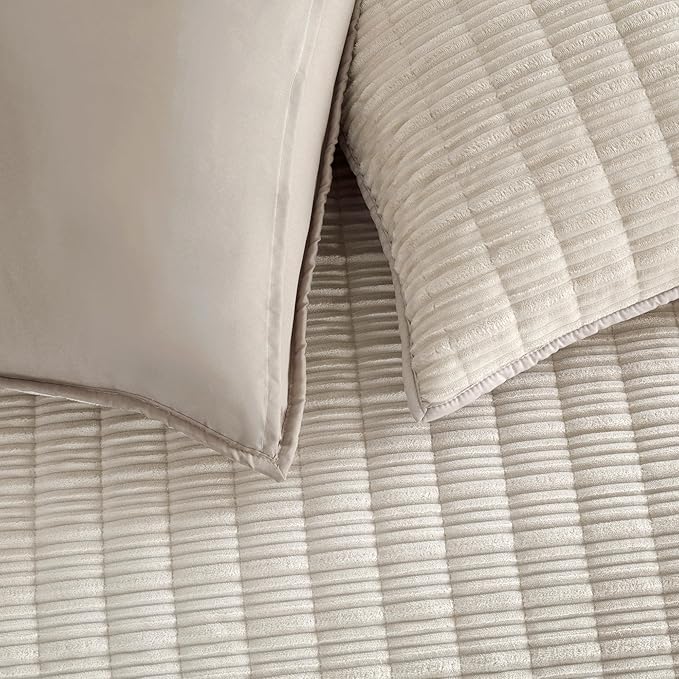 Wonderful Luxury Velvet Quilt - Striped Channel Stitch Beige Quilt Queen, Soft Corduroy Lightweight Comforter, Pet-Friendly, Tear-Resistant, Bedspread Coverlet Bedding Set for All Season,94"x94"