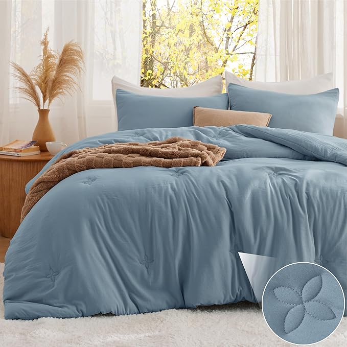 Bedsure Queen Comforter Set Mineral Blue, Soft Prewashed Queen Size Bedding, Quilted Comforter with Clover Design, Down Alternative Comforter for All Seasons, 3 Pieces Bed Set with 2 Pillow Shams