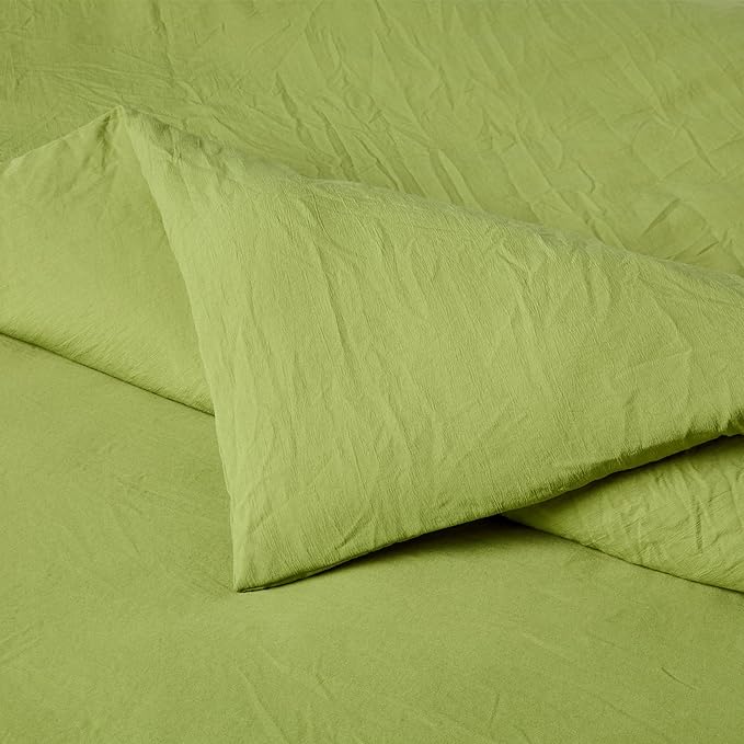 Amazon Basics Brushed Microfiber Comforter Set, Extra Soft with Natural Texture, 3-Piece, Queen/Full, Green