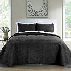 Pure Bedding Quilt Set King/Cal King/California King Size Black - Oversized Bedspread - Soft Microfiber Lightweight Coverlet for All Season - 3 Piece Includes 1 Quilt and 2 Shams, Geometric Pattern