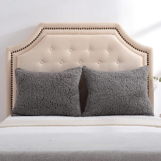 Reafort Ultra Soft Sherpa Pillowcases Pillow Covers Standard Size 20"x26" Pack of 2 with Zipper Closure (Charcoal Grey, 20”x26” Standard Sham)