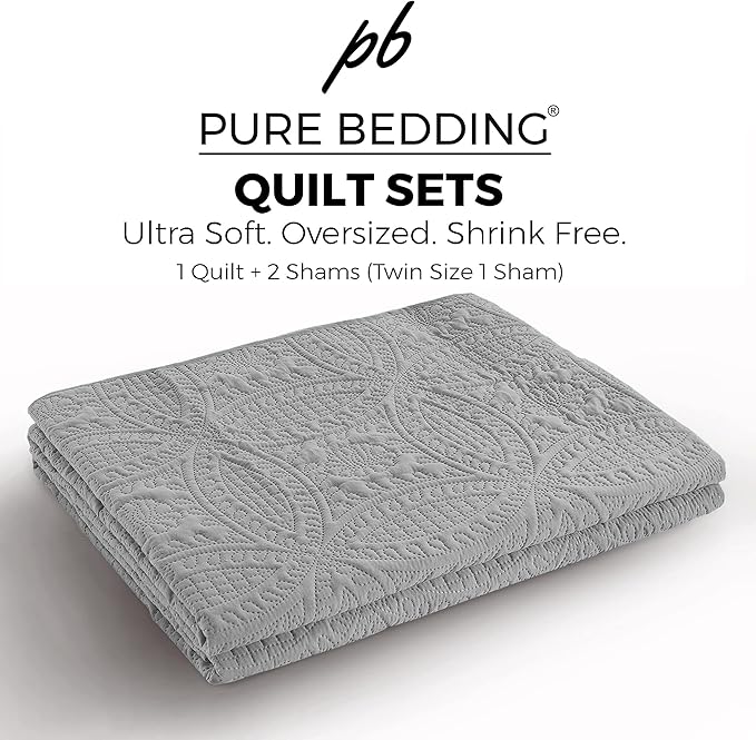 Pure Bedding Quilt Set Full/Queen Size Light Grey - Oversized Bedspread - Soft Microfiber Lightweight Coverlet for All Season - 3 Piece Includes 1 Quilt and 2 Shams, Geometric Pattern
