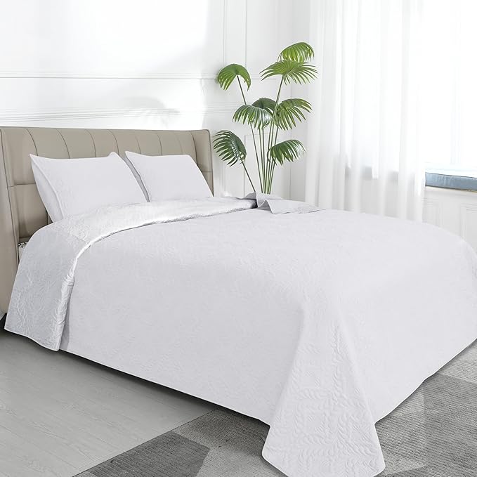 Easy-Going Full/Queen Size Reversible Quilt Set with 1 Quilt and 2 Pillow Shams, Soft Bed Quilt Cover, Water Resistant Lightweight Microfiber Bedspread, Stain Resistant, Olive Leaf-White/White