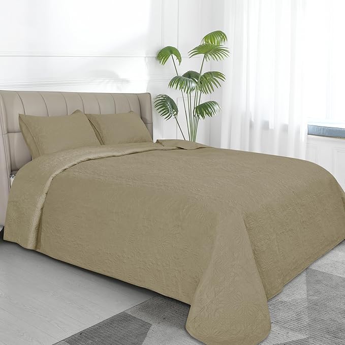 Easy-Going King Size Reversible Quilt Set with 1 Quilt and 2 Pillow Shams, Soft Bed Quilt Cover, Water Resistant Lightweight Microfiber Bedspread, Stain Resistant, Damask-Beige/Beige