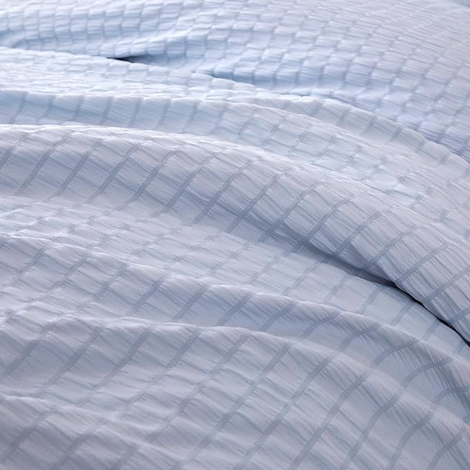 Amazon Basics Jacquard Geometric Microfiber 3-Piece Duvet Cover Set, Includes 1 Duvet Cover and 2 Pillow Shams, Queen, Blue Striped