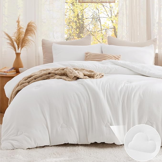 Bedsure King Size Comforter Set White, Soft Prewashed King Bedding, Quilted Comforter with Cloud Design, Down Alternative Comforter for All Seasons, 3 Pieces Bed Set with 2 Pillow Shams