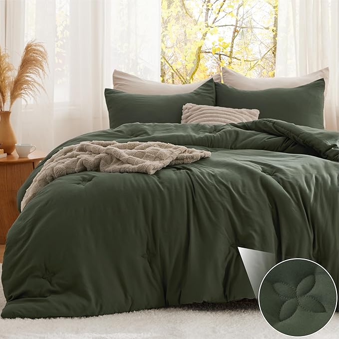 Bedsure Twin Comforter Set Olive Green, Soft Prewashed Twin Size Bedding, Quilted Comforter with Clover Design, Down Alternative Comforter for All Seasons, 2 Pieces Bed Set with 1 Pillow Sham