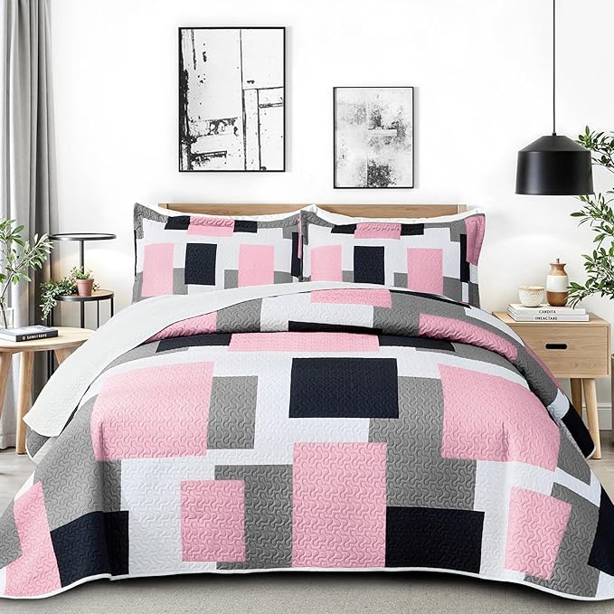 3 Piece Pink Grey Quilt Set California King Size Pink Gray White Geometric Reversible Bedding Set Microfiber Lightweight Bedspread Coverlet with 2 Shams Bed Cover for All Season, 118''x106''