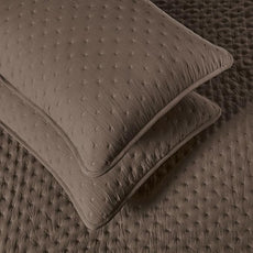 Amazon Basics Brushed Microfiber Quilt Set, Extra Soft with Natural Texture, 3-Piece,Queen/Full, Brown