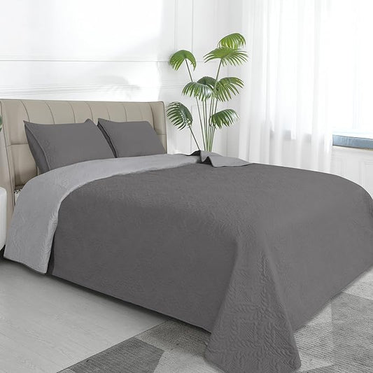 Easy-Going King Size Reversible Quilt Set with 1 Quilt and 2 Pillow Shams, Soft Bed Quilt Cover, Water Resistant Lightweight Microfiber Bedspread, Stain Resistant, Olive Leaf-Gray/Light Gray