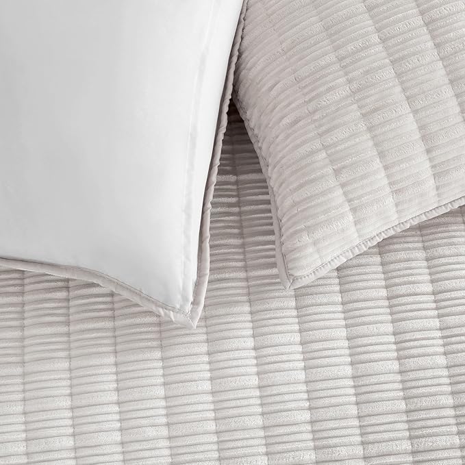 Wonderful Luxury Velvet Quilt Set Twin Size Stitched White Bedding Set 2 Pieces, Soft Tufted Corduroy Lightweight Comforter, Pet-Friendly, Tear-Resistant Bedspread Coverlet Bedding for All Season