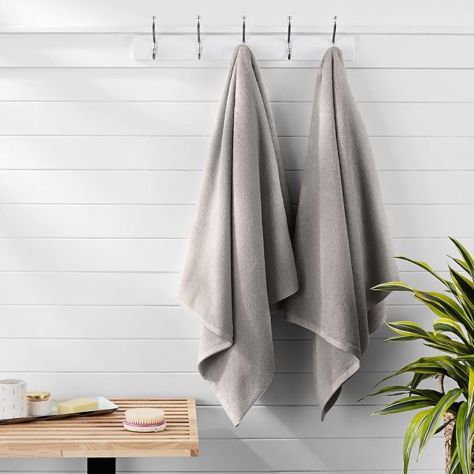 Amazon basics 2 piece Lightweight quick-dry bath towel, 100% cotton, Platinum, 54" x 30"