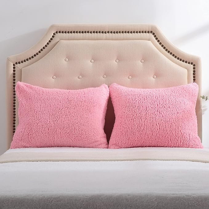Reafort Ultra Soft Sherpa Pillowcases Pillow Covers Standard Size 20"x26" Pack of 2 with Zipper Closure (Pink, 20”x26” Standard Sham)