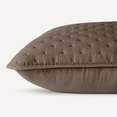 Amazon Basics Brushed Microfiber Quilt Set, Extra Soft with Natural Texture, 2-Piece,Twin/Twin XL, Brown