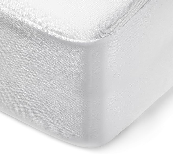 Amazon Basics Zippered Mattress Encasement - Waterproof & Bed Bug Proof, Queen