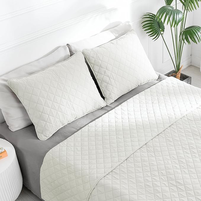Easy-Going King Size Reversible Quilt Set with 1 Quilt and 2 Pillow Shams, Soft Bed Quilt Cover, Water Resistant Lightweight Microfiber Bedspread, Stain Resistant, Ivory/Ivory