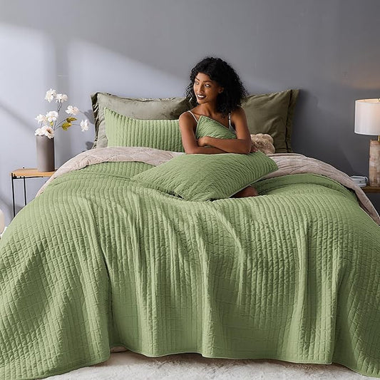 Wonderful Velvet Quilt Queen Size Stitched Green Bedding Set, Brushed Stitched Lightweight Comforter, Luxious Boho Bedspread Soft Faux Suede Coverlet with Shams for All Season (Mint Green)