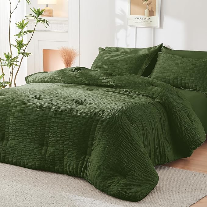 HYMOKEGE Olive Green King Size Comforter Set Seersucker 7 Pieces, All Season Luxury Bed in a Bag for Bedroom, Bedding Set with Comforter, Sheets, Pillowcases & Shams