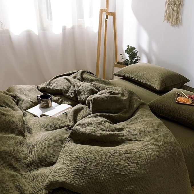 VM VOUGEMARKET Olive Green Duvet Cover Queen Size - 3 Pieces Muslin Cotton 3-Layer Guaze Textured Bedding Set, Includes 1 Duvet Cover 90x90 Inches with Zipper Closure & 2 Pillowcases