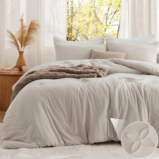 Bedsure King Size Comforter Set Beige, Soft Prewashed King Bedding, Quilted Comforter with Clover Design, Down Alternative Comforter for All Seasons, 3 Pieces Bed Set with 2 Pillow Shams