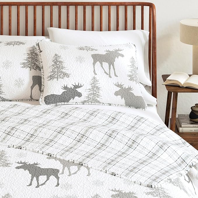 Great Bay Home Lodge Bedspread Full/Queen Size Quilt with 2 Shams. Cabin 3-Piece Reversible All Season Quilt Set. Rustic Quilt Coverlet Bed Set. Wilderness Collection (Moose - Grey)