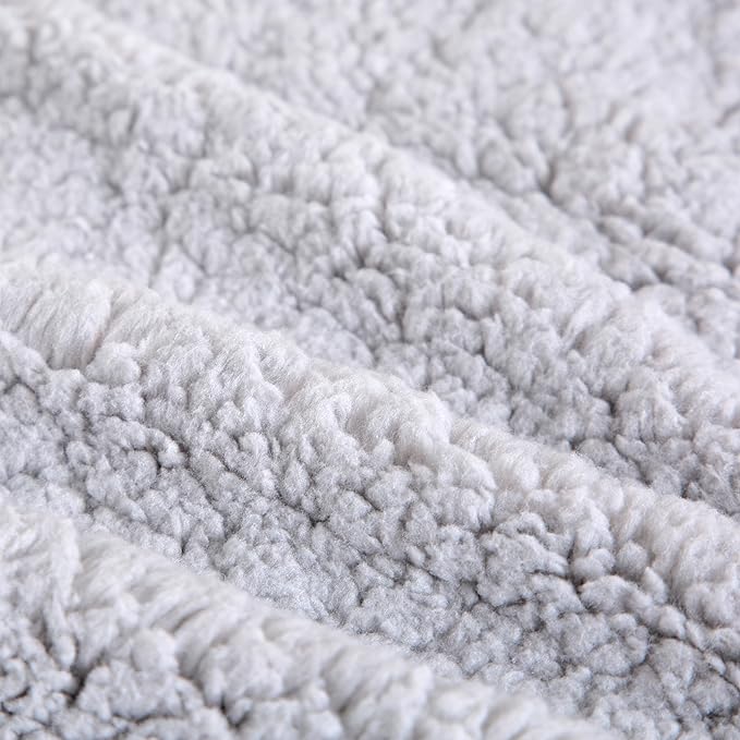 Reafort Ultra Soft Sherpa Pillowcases Pillow Covers Standard Size 20"x26" Pack of 2 with Zipper Closure (Silver Grey, 20”x26” Standard Sham)