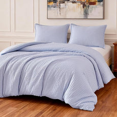 Amazon Basics Jacquard Geometric Microfiber 3-Piece Duvet Cover Set, Includes 1 Duvet Cover and 2 Pillow Shams, King, Blue Striped