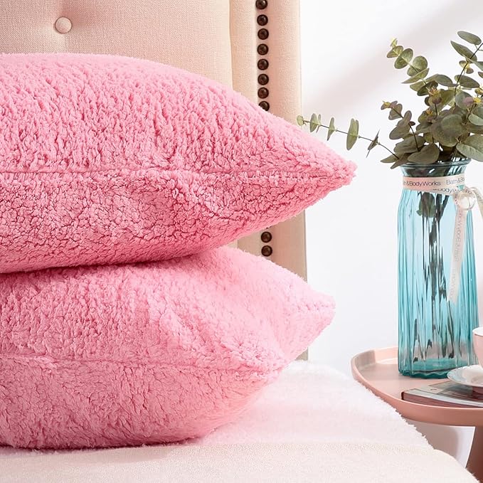 Reafort Ultra Soft Sherpa Pillowcases Pillow Covers Standard Size 20"x26" Pack of 2 with Zipper Closure (Pink, 20”x26” Standard Sham)