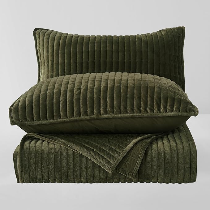 Wonderful Luxury Velvet Quilt - Striped Channel Stitch Dark Green Quilt Queen, Soft Velvet Lightweight Comforter, Pet-Friendly Bedspread Quilted Coverlet Bedding Set for All Season,94"x94"