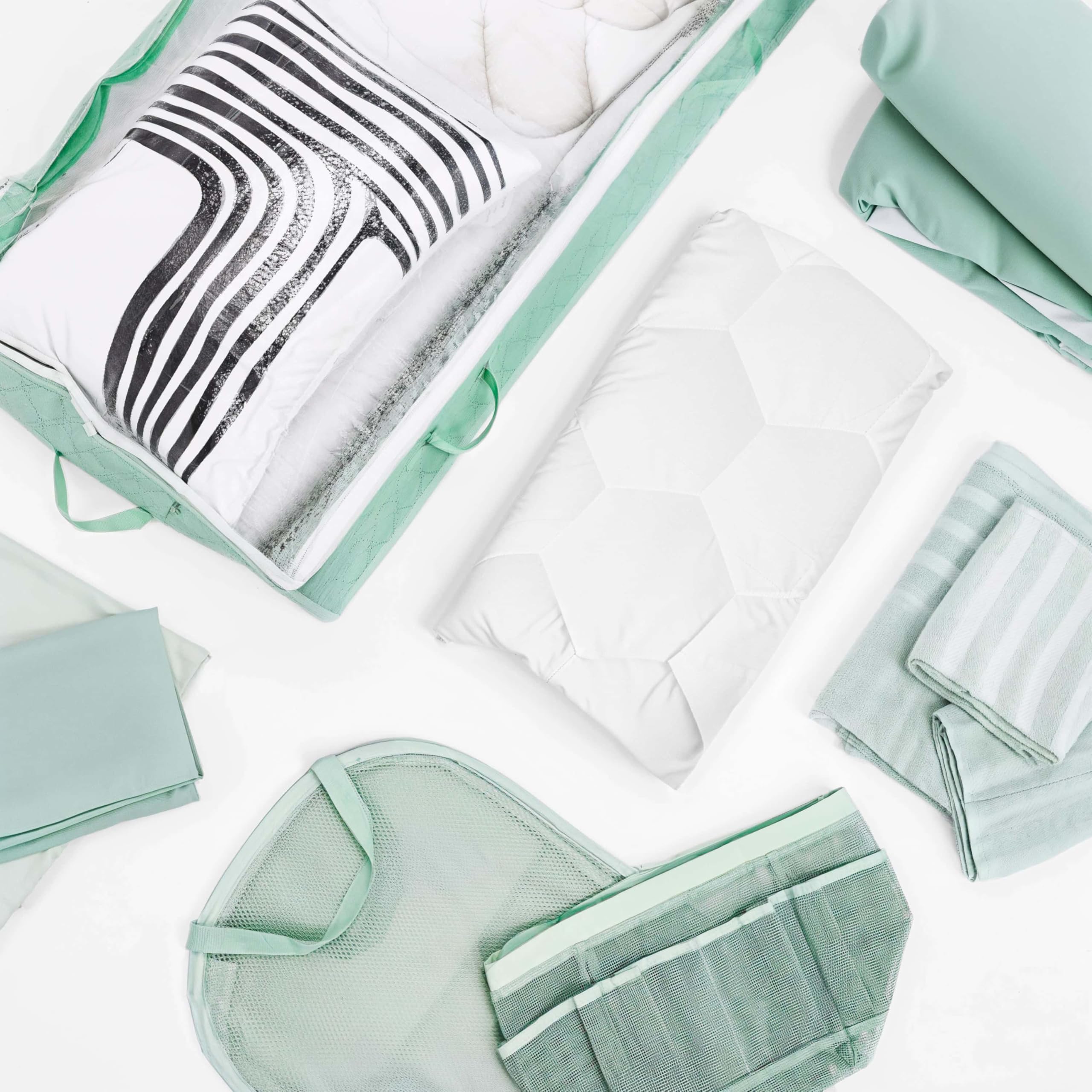 Hearth & Harbor Complete Dorm Room Set, Twin XL Comforter Set, Sheet Set, Mattress Protector, Towels and Organizers - All Dorm Accessories Included Dormly