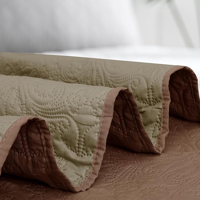 Easy-Going Full/Queen Size Reversible Quilt Set with 1 Quilt and 2 Pillow Shams, Soft Bed Quilt Cover, Water Resistant Lightweight Microfiber Bedspread, Stain Resistant, Damask-Brown/Beige