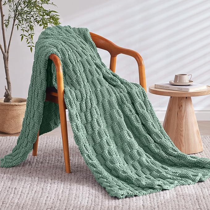 Knitted Weighted Blanket for Adult, No Beads Heavy Blanket 70” x 90'' 20lbs, Breathable Chunky Knit Blanket, Cooling Weighted Blanket for Hot Sleepers, Christmas Home Decor (Light Green)