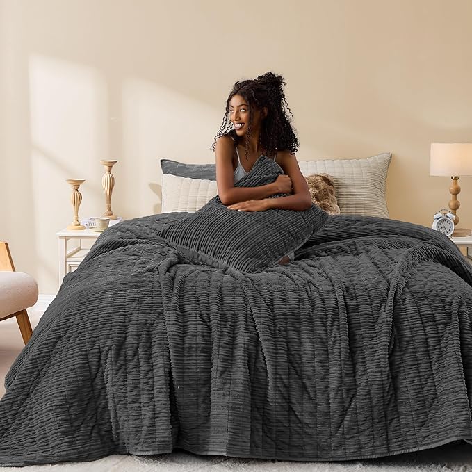 Wonderful Luxury Velvet Quilt - Striped Channel Stitch Black Grey Quilt Queen, Soft Corduroy Lightweight Comforter, Pet-Friendly, Tear-Resistant, Bedspread Coverlet Bedding Set for All Season,94"x94"