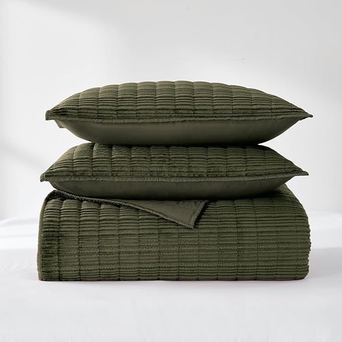 Wonderful Luxury Velvet Quilt - Striped Channel Stitch Dark Green Quilt King, Soft Corduroy Lightweight Comforter, Pet-Friendly, Tear-Resistant, Bedspread Coverlet Bedding Set for All Season,106"x94"