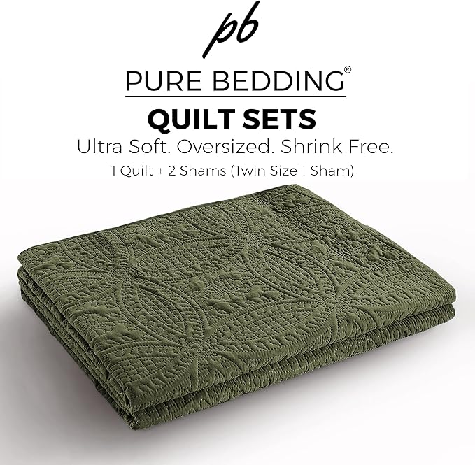 Pure Bedding Quilt Set Full/Queen Size Olive Green - Oversized Bedspread - Soft Microfiber Lightweight Coverlet for All Season - 3 Piece Includes 1 Quilt and 2 Shams, Geometric Pattern
