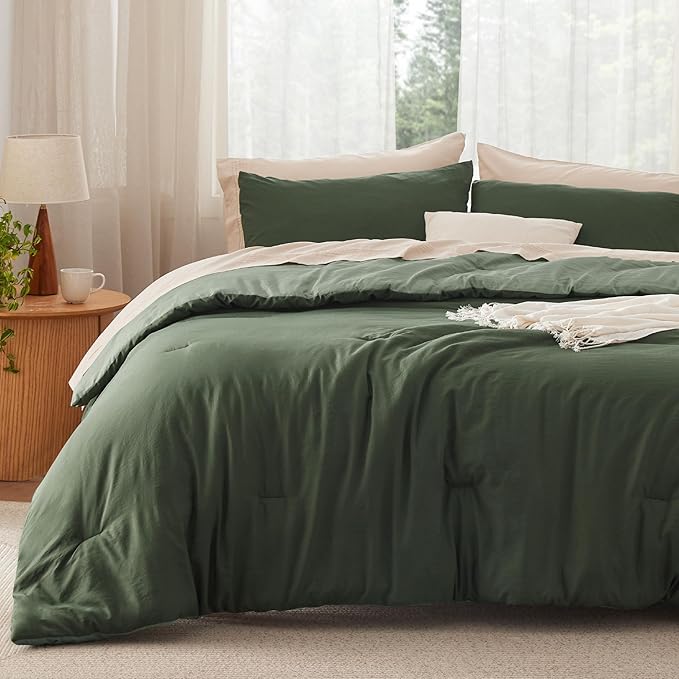 Bedsure Queen Size Comforter Set, Reversible Dark Green Soft Prewashed Bedding for All Seasons, 3 Pieces Warm Down Alternative Bed Set, 1 Lightweight Comforter (90"x90") and 2 Pillowcases (20"x26")