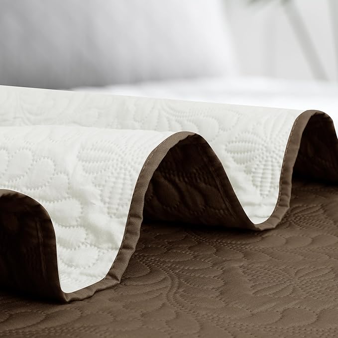Easy-Going Full/Queen Size Reversible Quilt Set with 1 Quilt and 2 Pillow Shams, Soft Bed Quilt Cover, Water Resistant Lightweight Microfiber Bedspread, Stain Resistant, Olive Leaf-Camel/Ivory