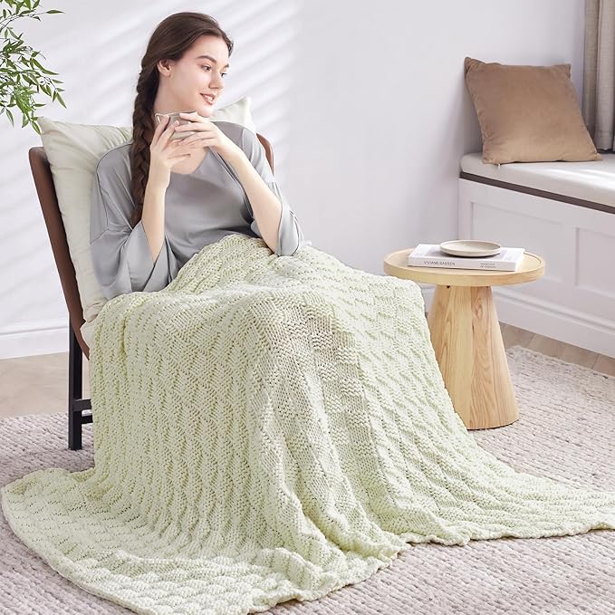 Knitted Weighted Blanket for Adult, No Beads Heavy Blanket 50” x 60'' 7lbs, Breathable Chunky Knit Blanket, Cooling Weighted Blanket for Hot Sleepers, Christmas Home Decor (Cream White)