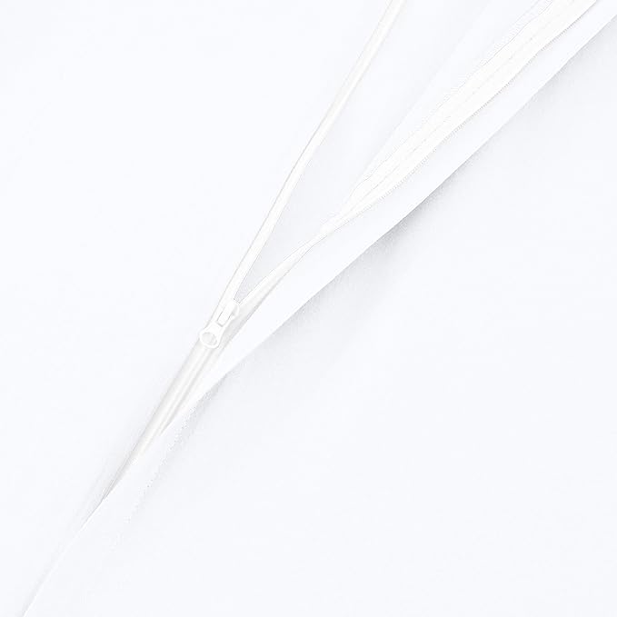 Amazon Basics Lightweight 2 Piece Microfiber Duvet Cover Set with Zipper Closure, Twin/Twin XL, Bright White, Solid