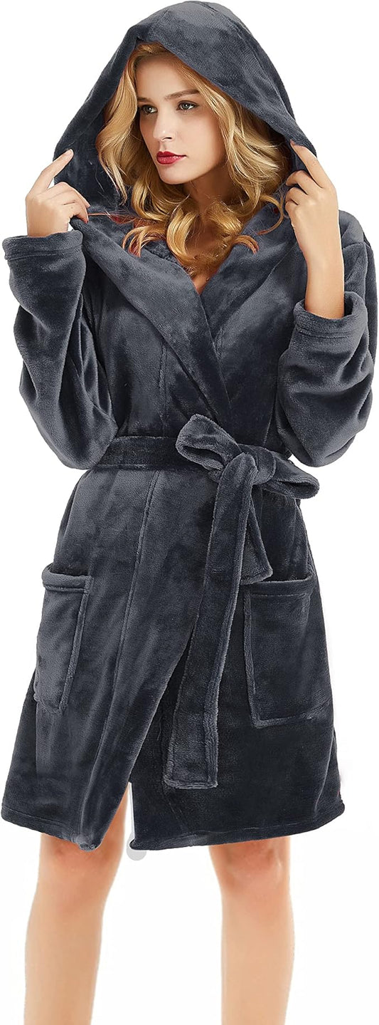 U2SKIIN Women Hooded Fleece Robe, Short Plush Robes for Womens With Hood Soft Warm Spa Bathrobe
