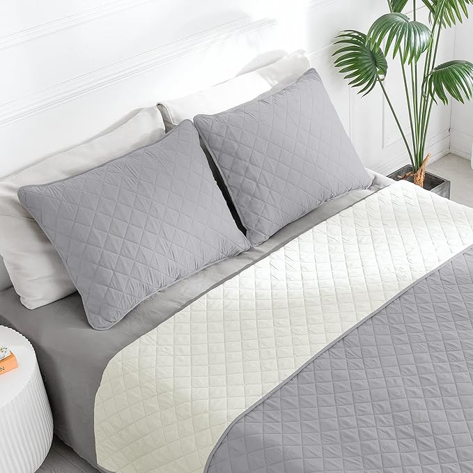 Easy-Going California King Size Reversible Quilt Set with 1 Quilt and 2 Pillow Shams, Soft Bed Quilt Cover, Water Resistant Lightweight Microfiber Bedspread, Stain Resistant, Light Gray/Ivory